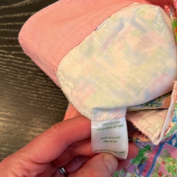 LILLY Pulitzer Shorts, Bright Design Stamp Design with States, Size 2 - Picture 12 of 12